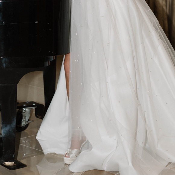 BLANCHE Bridal Pearl and Crystal Cathedral Veil